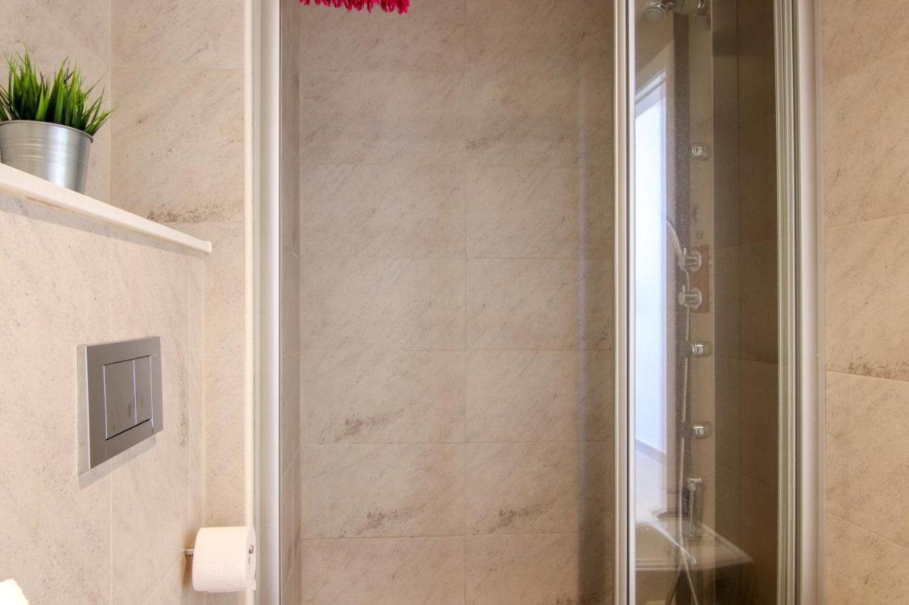 Premium Class Apartment Ла-Віла-Джойоза Екстер'єр фото
